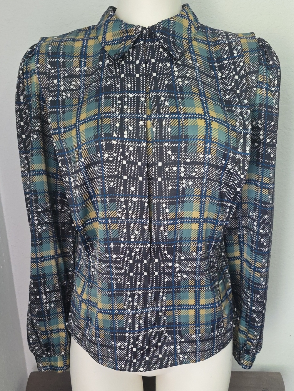 Vtg. Nicola Plaid Long-Sleeve